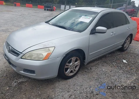 2007 Honda Accord 2.4 Se из США, поврежденный, VIN JHMCM56347C021330